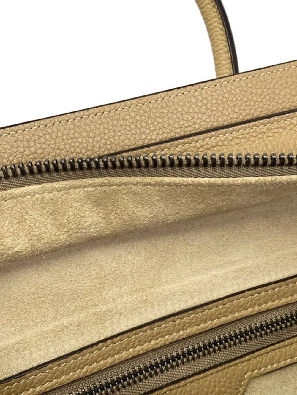 CELINE Luggage Micro Shopper Beige Leather Handbag - Picture 14 of 15